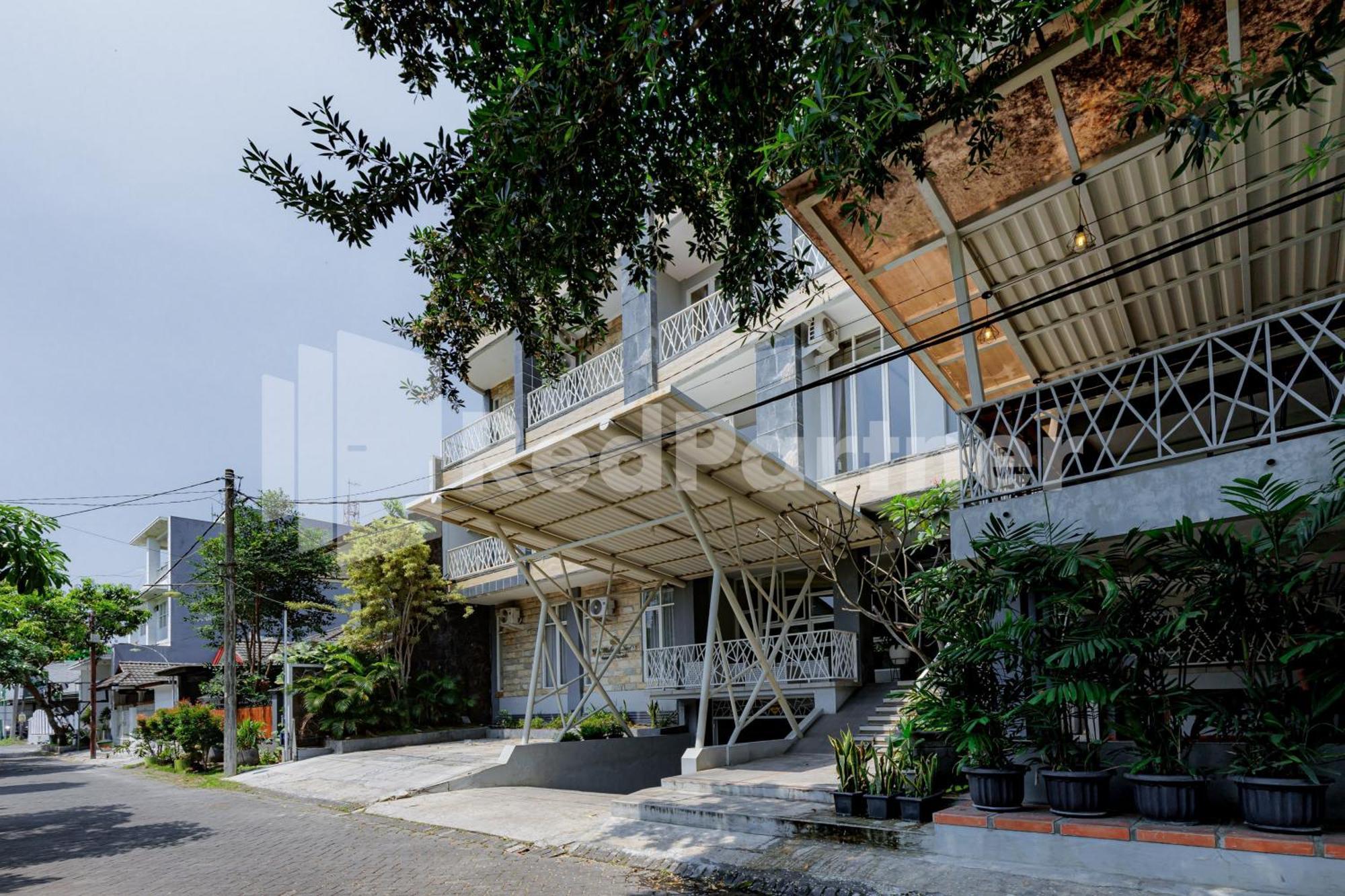 De Malang Sweet Homestay Syariah Mitra Reddoorz 外观 照片